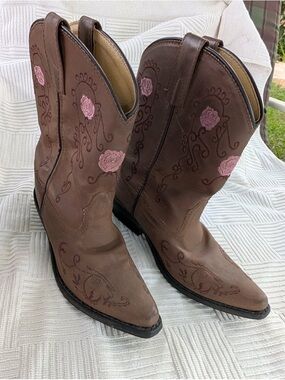 Shyanne Brown Lace-Up Western Boots with Pink Floral Embroidery
